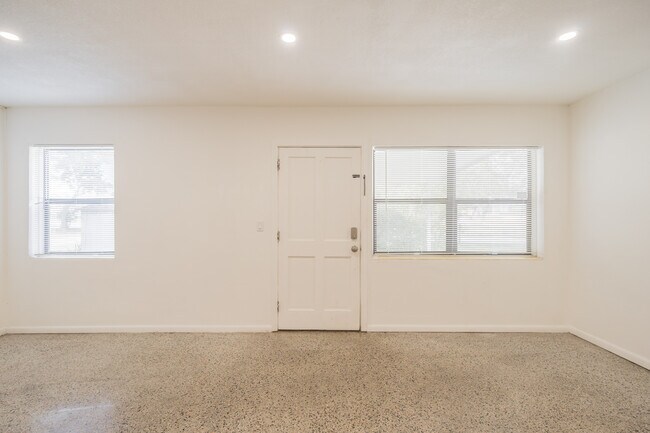 Building Photo - 1406 16th Ave