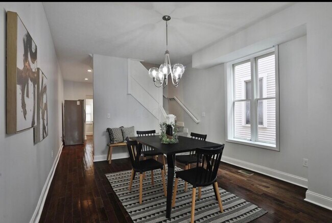 Foto del edificio - 742 Oakwood Ave