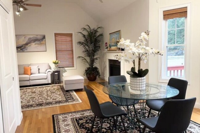 Foto del edificio - 37 Osborne Hill Dr