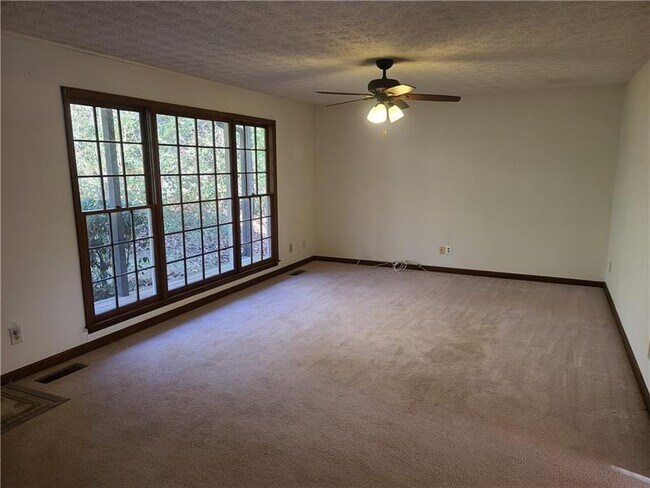 Building Photo - 2702 Bent Creek Dr NW