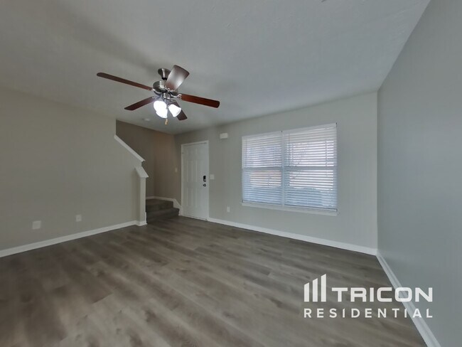 Building Photo - 1301 Rainglen Cove Antioch TN