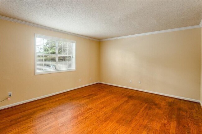 Foto del edificio - 6900 Roswell Rd NE