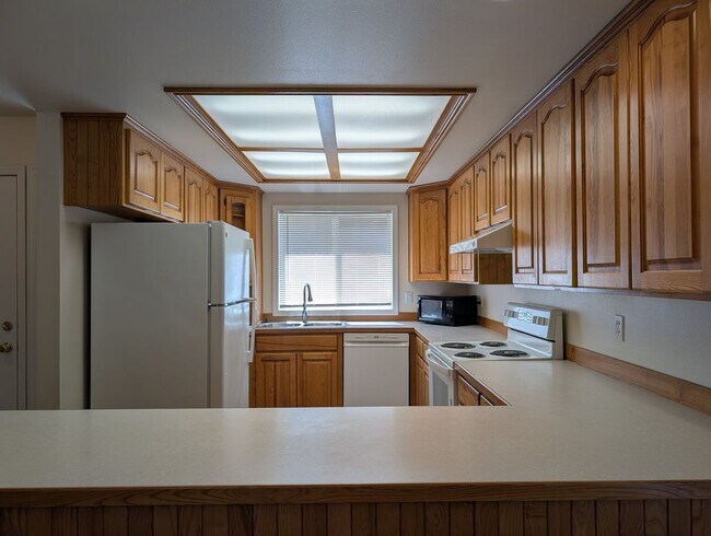 Foto del edificio - 686 Oakdale Ave