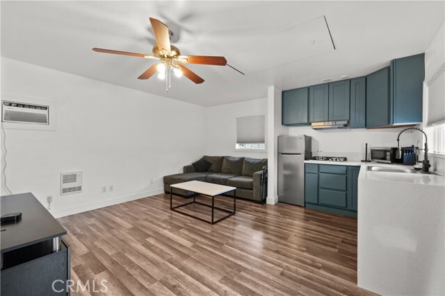 Foto del edificio - 11374 Kagel Canyon St