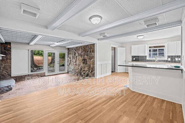 Building Photo - 1129 Camellia Rd