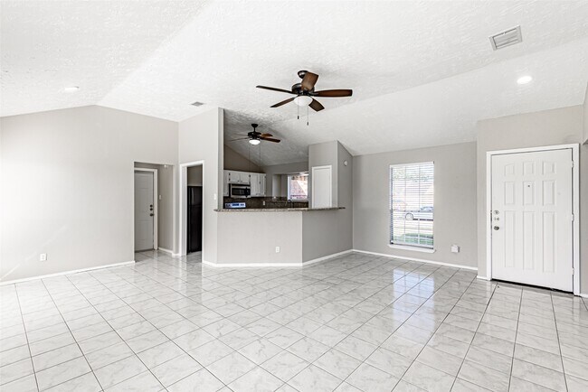 Foto del edificio - 2519 Ironclad Dr