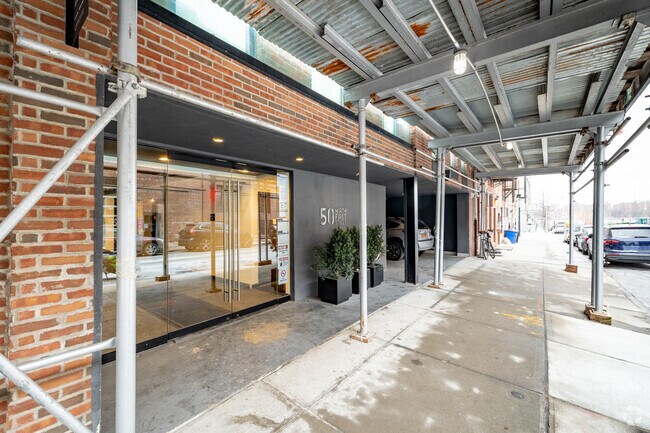 Foto del edificio - 50 N 1st St