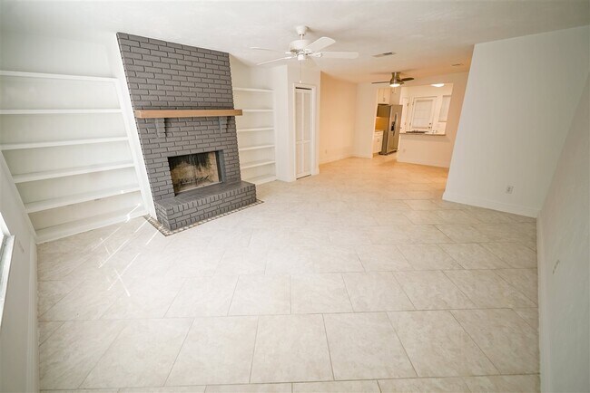 Building Photo - 1502 Pullen Rd