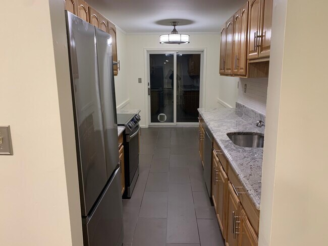 Kitchen - 50 Pine St