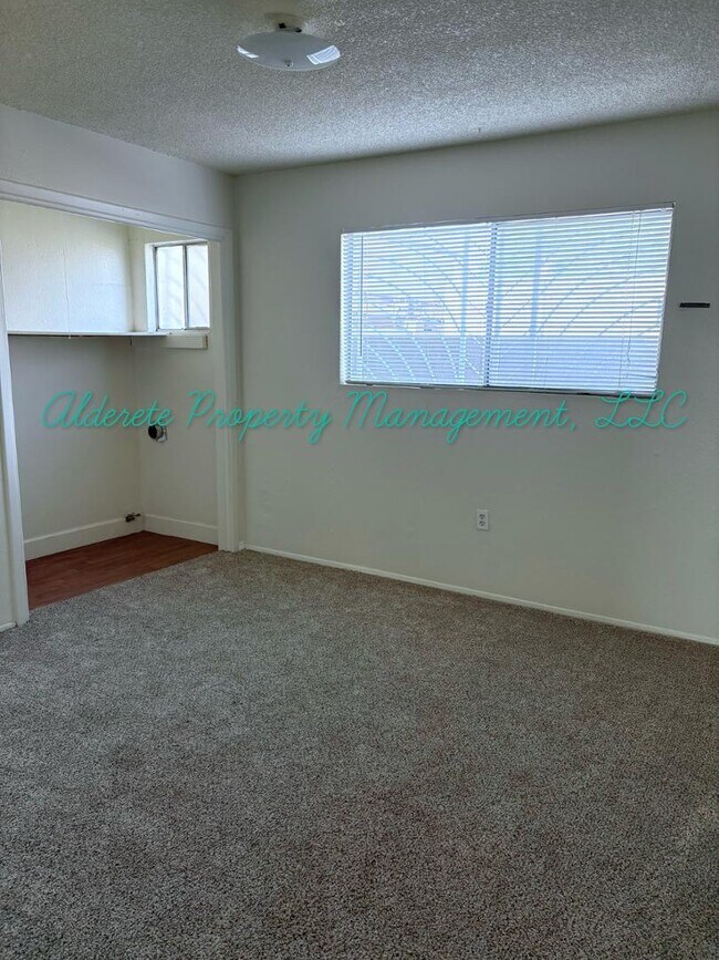 Foto del edificio - 8309 Trumbull Ave SE