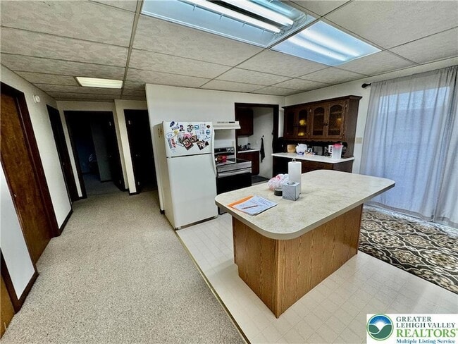 Building Photo - 1121 Pohopoco Dr