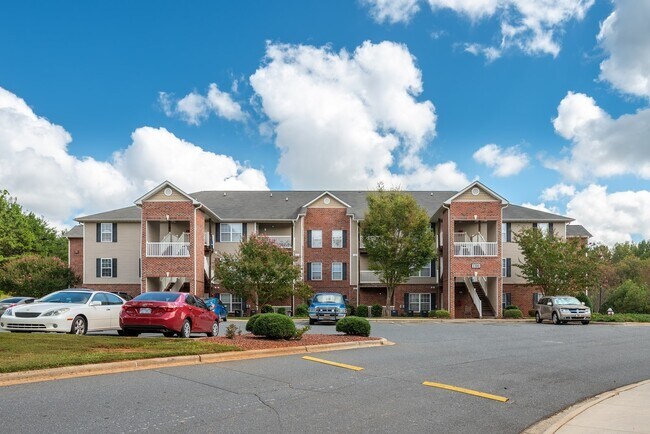 Foto del edificio - 2274 N Fayetteville St