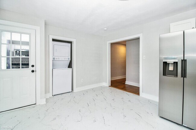 Foto del edificio - 2 br, 1 bath 4plex - 2610 Munson Street 3