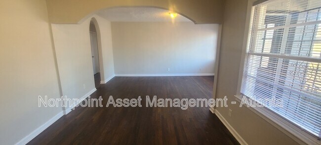 Foto del edificio - 2875 Belvedere Ln