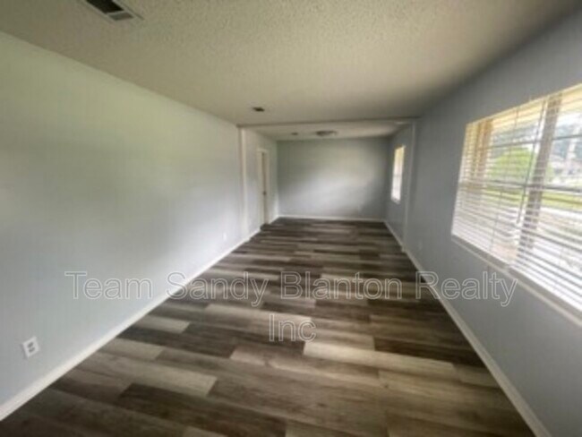 Building Photo - 6511 Antietam Dr
