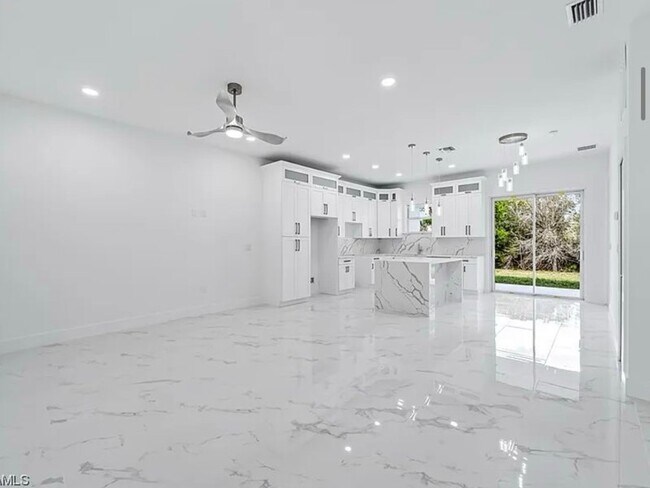 Foto del edificio - 4716 Douglas Ln