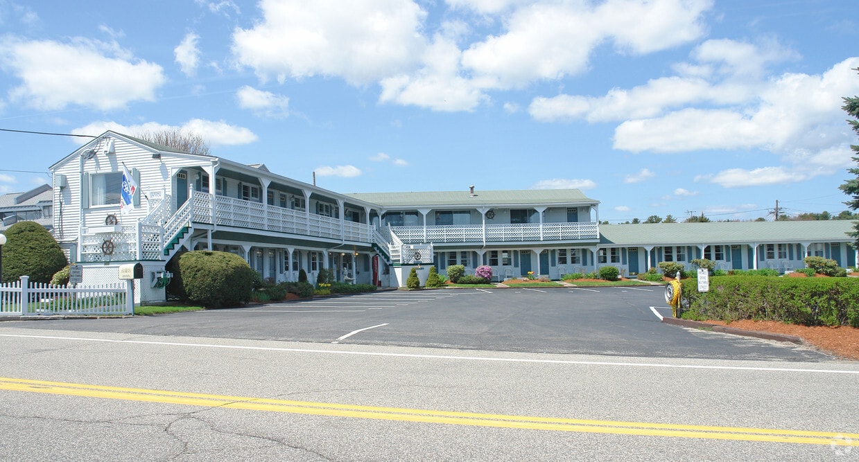 955 Ocean Blvd, Hampton, NH 03842 Apartments in Hampton, NH