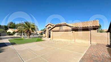 Building Photo - 214 N Silverado St