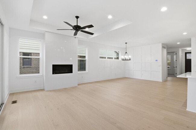 Building Photo - 5980 Willow Grove