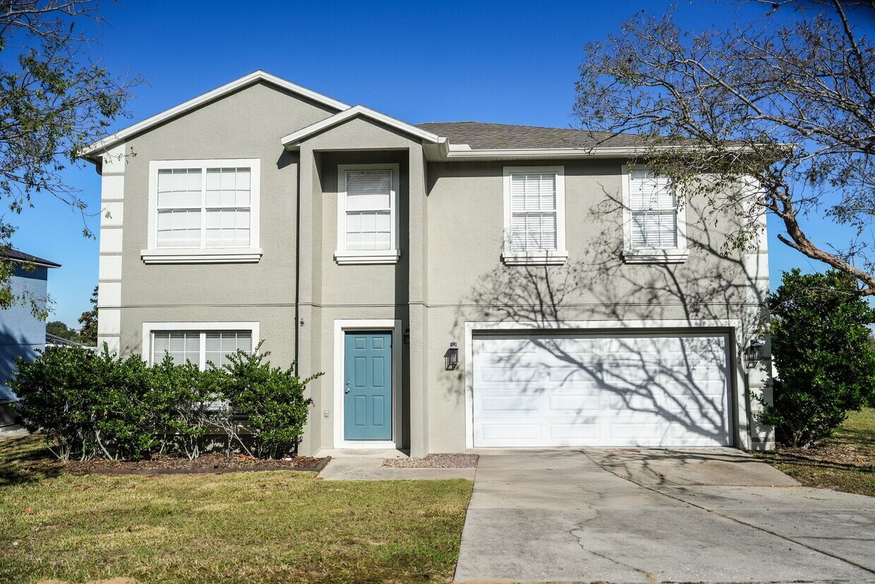 SPACIOUS 4 BEDROOM 2.5 BATH TWO STORY CLERMONT HOME - SPACIOUS 4 BEDROOM 2.5 BATH TWO STORY CLERMONT HOME