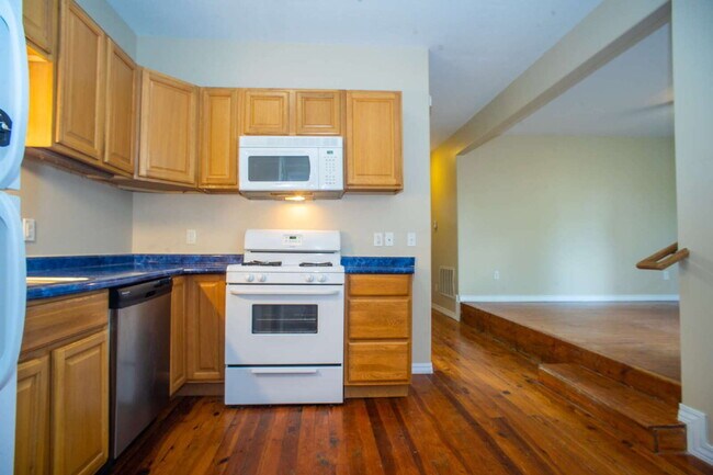 Foto del edificio - 1201 E Huntsville Rd