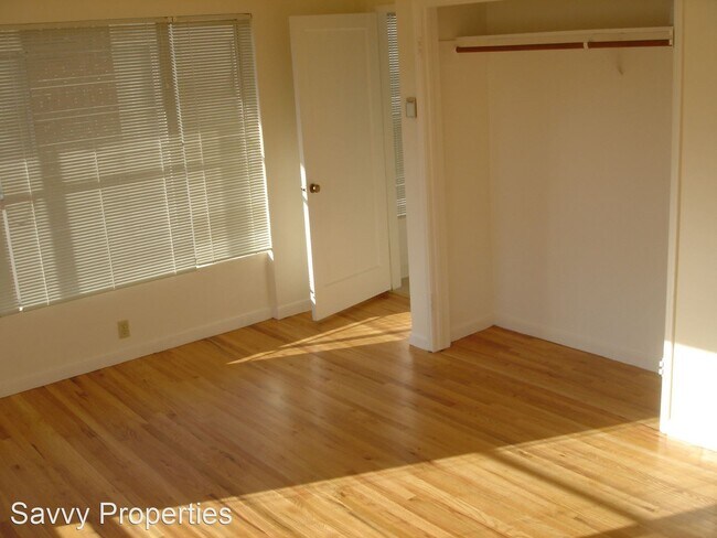 Building Photo - 935 Solano Ave