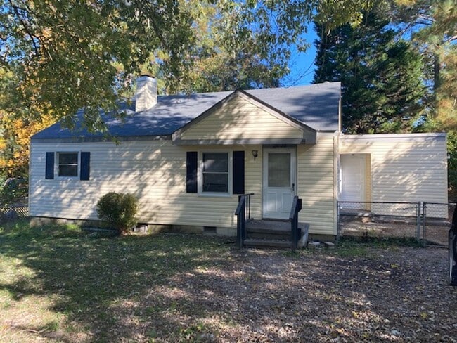 Building Photo - Nice Cozy 2 bedroom 1 bath Home.