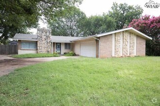 Building Photo - 2817 Lambeth Way