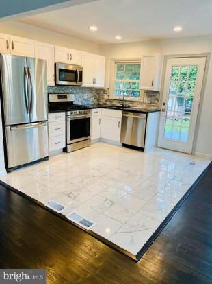 Building Photo - 13509 Tabscott Dr