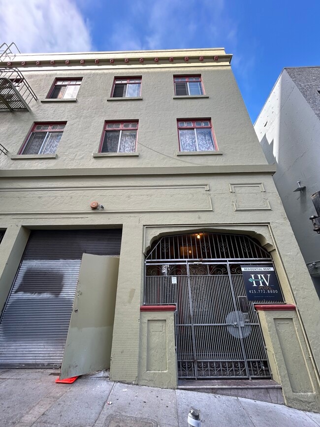 Building Photo - One Bedroom Apartment in the Heart of Hist...