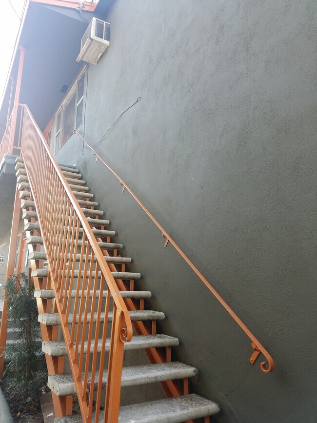 Foto del edificio - 6060 La Prada St