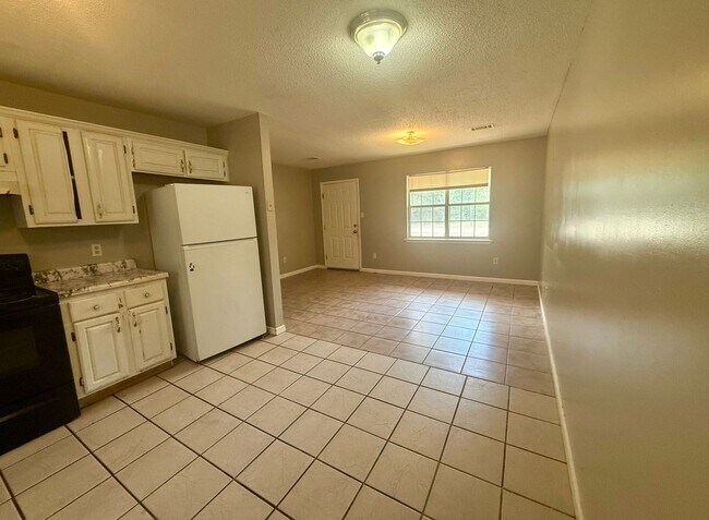 Building Photo - 1008 Daybreak Dr