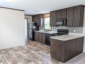 Building Photo - 692 Oregon St