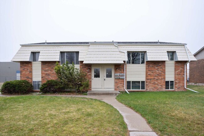 Building Photo - 1617 Oxford Dr