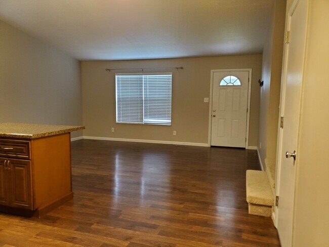 Building Photo - Knoxville 37912 - OPEN HOUSE Saturday, Sep...