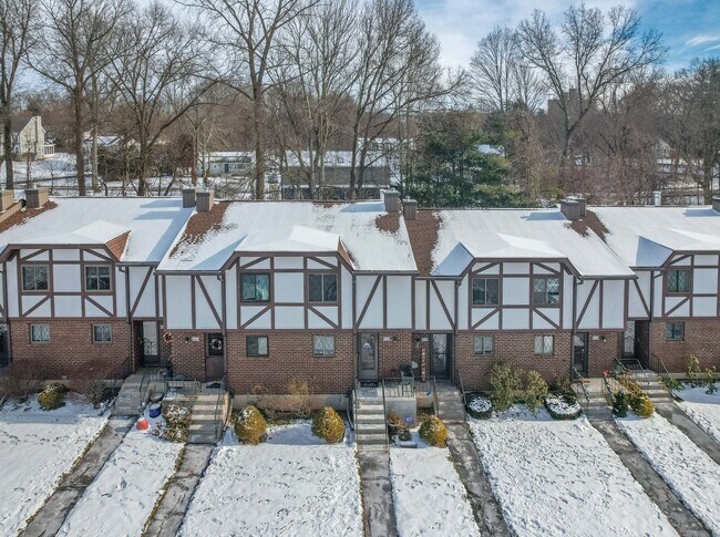Foto del edificio - 2 Bedroom Townhouse in Cedar Hollow