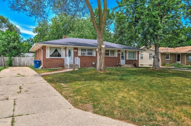 Private Driveway - 3543 Goodman Ave SW