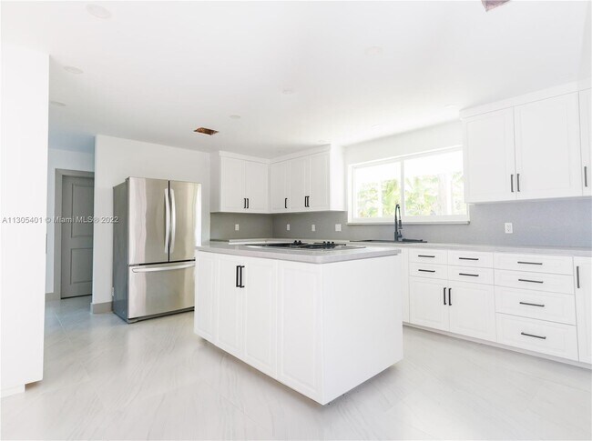 Building Photo - 3401 SW 128th Ave