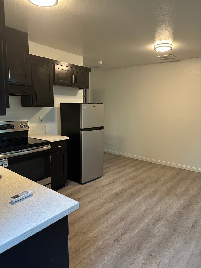 Building Photo - 1351 E 41st Pl