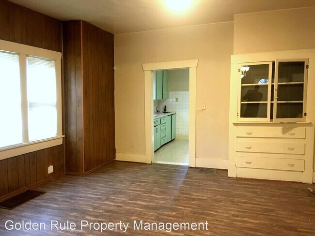 Building Photo - 3 br, 1 bath House - 401 N Madison
