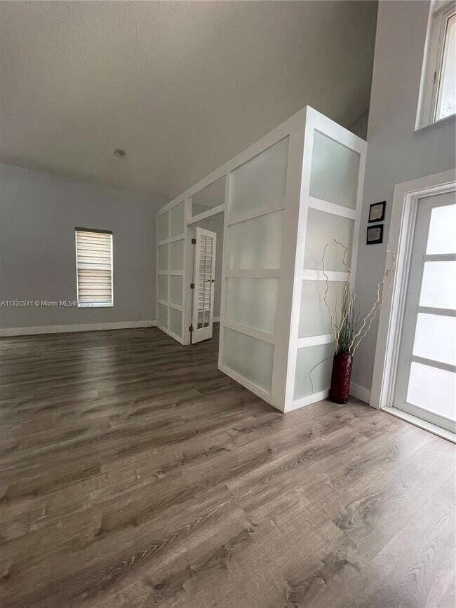 Foto del edificio - 11123 SW 156th Ct