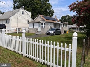 Building Photo - 112 Hazelhurst Ave