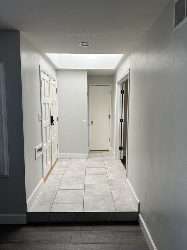 Building Photo - 1434 Kellogg Ave