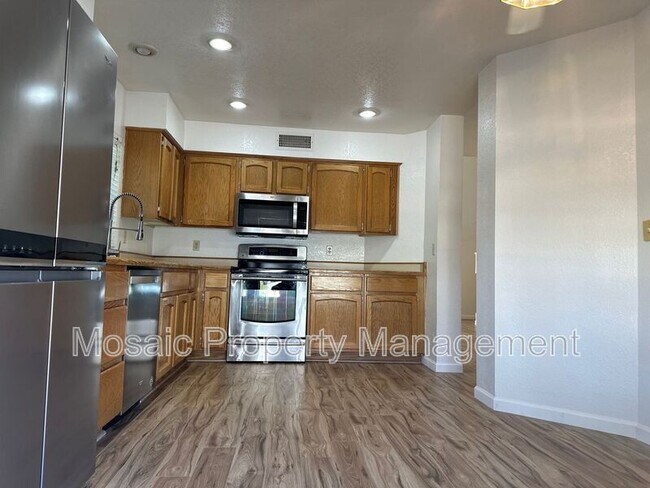 Building Photo - 3933 W Rene Dr