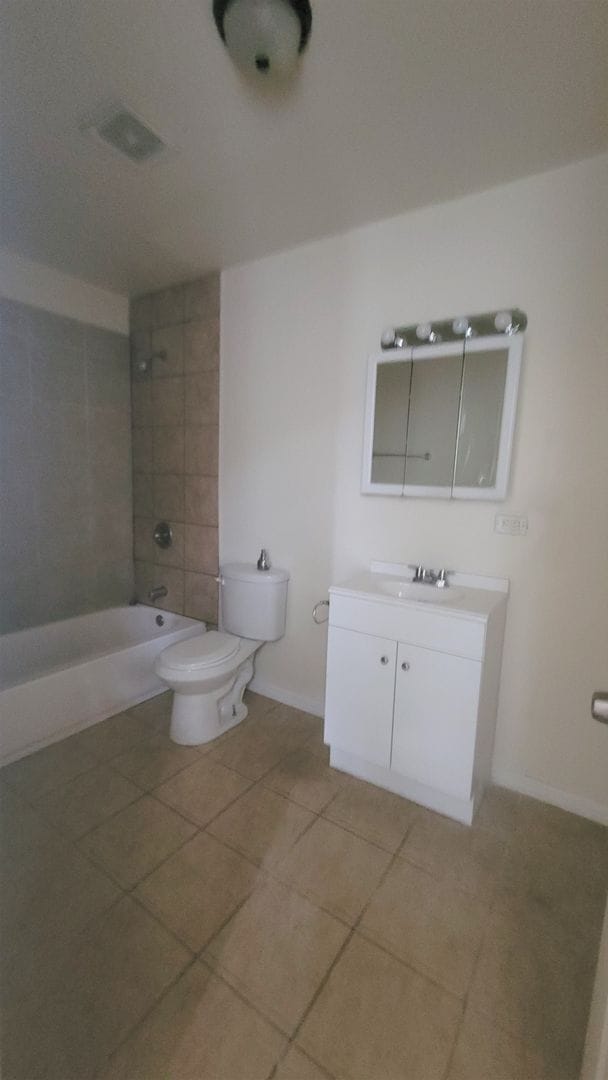 Foto del edificio - 6669 S Michigan Ave