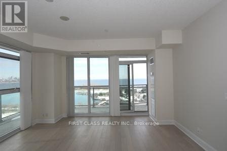 Building Photo - 33 Shore Breeze Dr