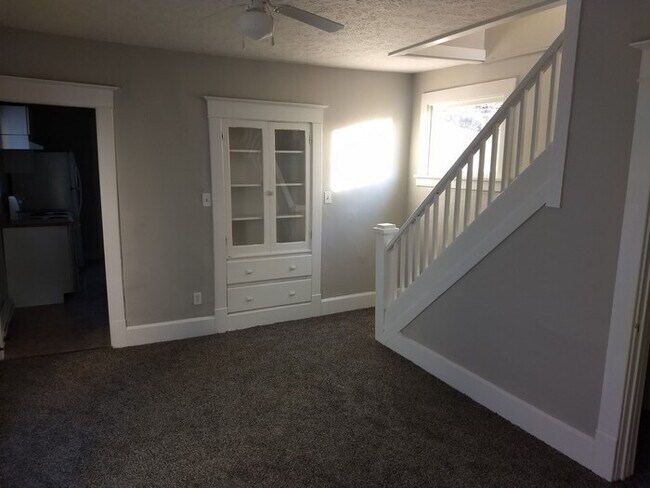 Building Photo - Nice large 4 bedroom house has some updates!