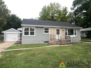 Building Photo - 1845 College Heights Rd