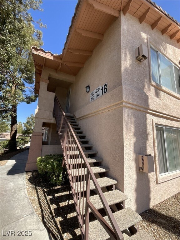 Building Photo - 350 S Durango Dr