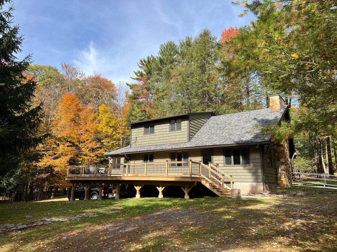 9 Fawn Ct, Lakeville, PA 18438 House Rental in Lakeville, PA